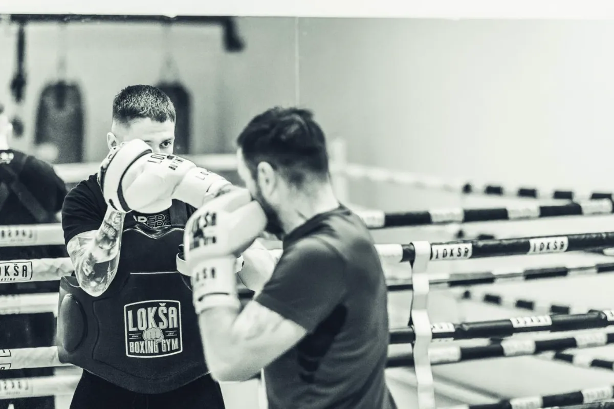 Boxer Juraj Kočí počas prípravy