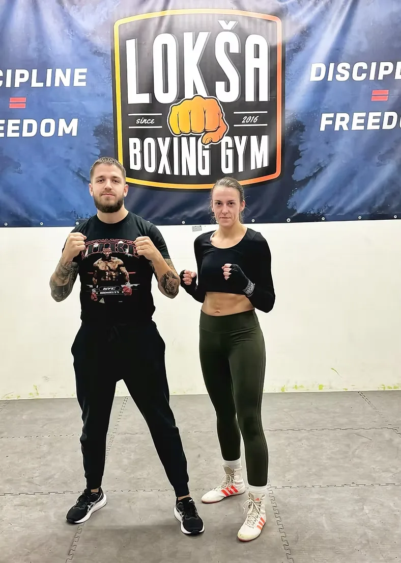 Emília Rybárová s trénerom v Lokša Boxing Gym