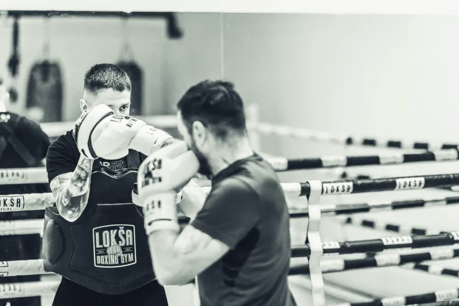 Skupinový tréning boxu v Lokša Boxing Gym